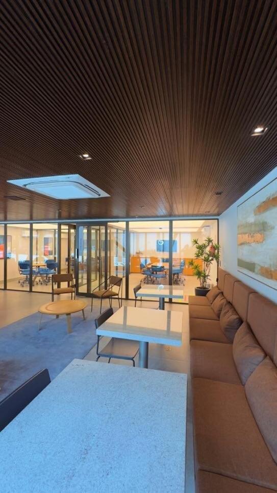 Completo A Passos Da Beira Mar No Meireles * Fortaleza (Ceara)