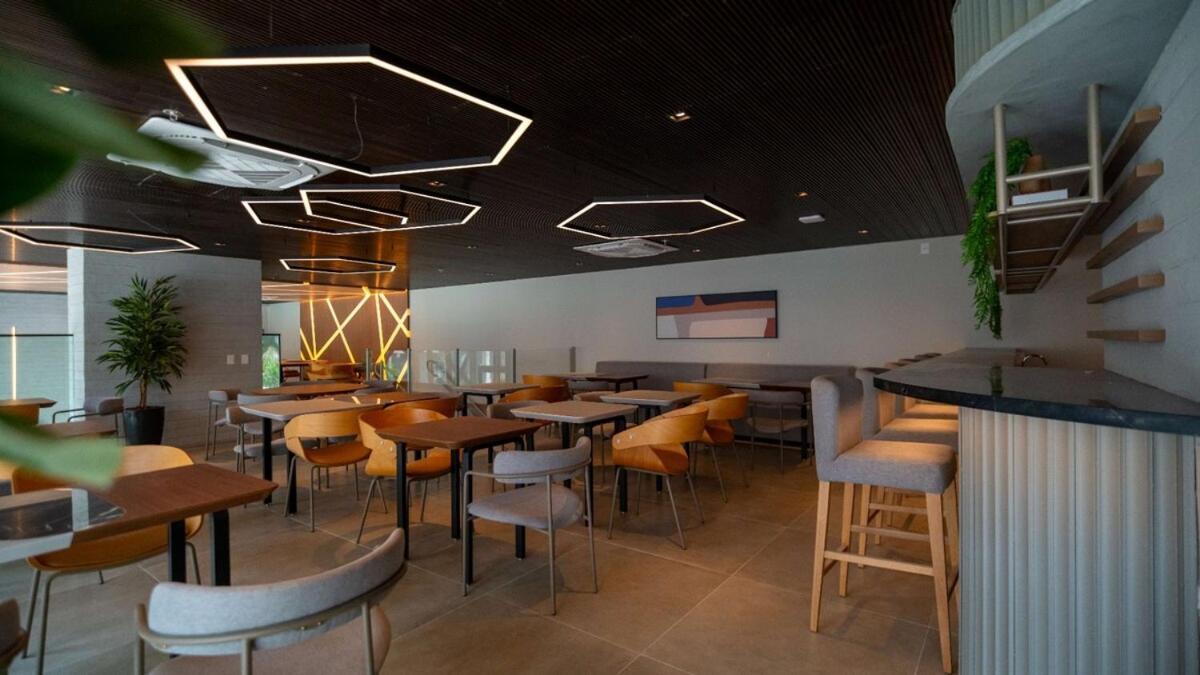 Apartamento Completo A Passos Da Beira Mar No Meireles