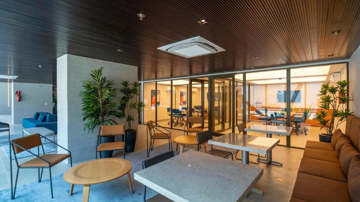 Completo A Passos Da Beira Mar No Meireles